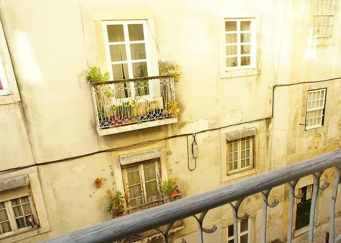 Lusitania One In Mouraria * Lisboa