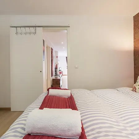 Lusitania One In Mouraria Daire