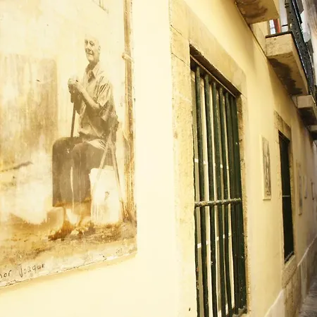 Lusitania One In Mouraria Lisbon